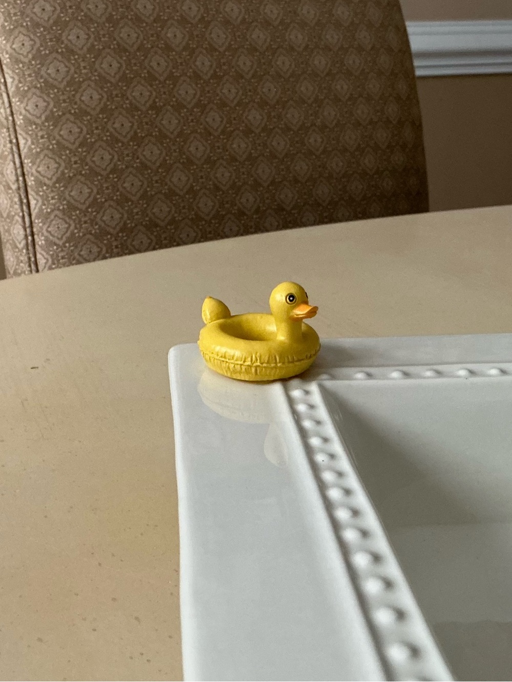 Summer Yellow Duck Pool Float Platter Decoration 🏊